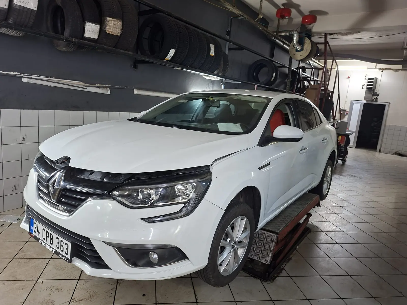 Renault Megane Sedan Touch 1.5 DCI EDC 115 BG, fotoğraf 1