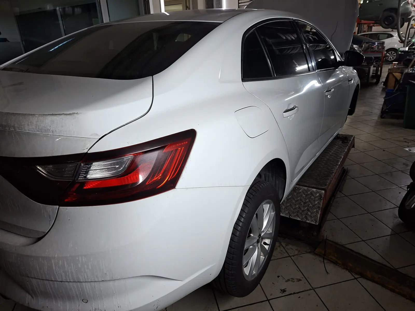 Renault Megane Sedan Touch 1.5 DCI EDC 115 BG, fotoğraf 15