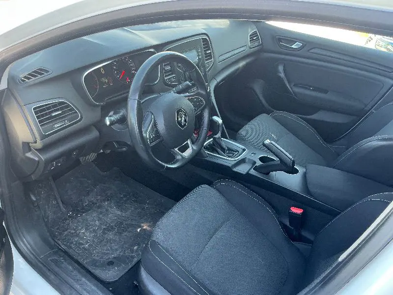 Renault Megane Sedan JOY 1.3 TCE EDC 140 BG, fotoğraf 3