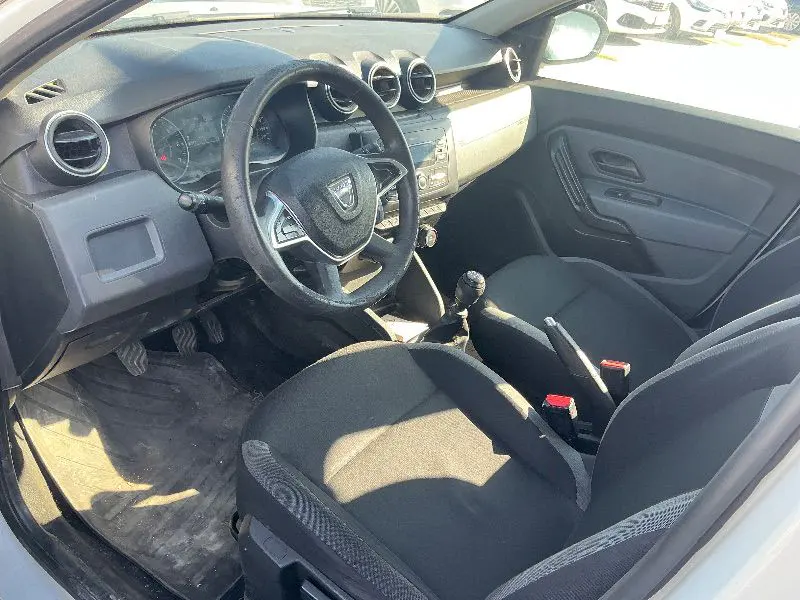 Dacia Duster Comfort 1.5 Blue DCI 115 BG 4*4 E6D Full, fotoğraf 2