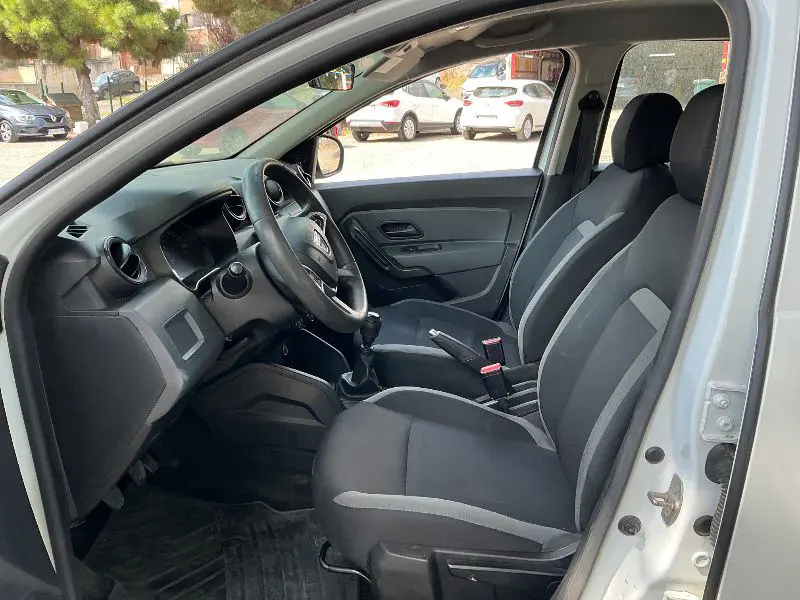 Dacia Duster Comfort 1.5 Blue DCI 115 BG 4*4 E6D Full, fotoğraf 4
