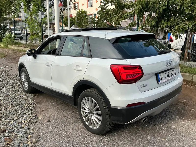 Audi Q2 30 Turbo FSI 116 HP Design S Tronic, fotoğraf 3