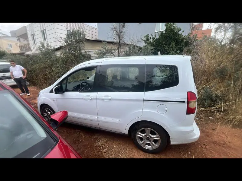 Ford Tourneo Courier Kombi MCA 1.5 L Tdci 100PS Deluxe (6.2), fotoğraf 7