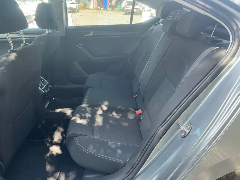 Skoda SuperB Premium 1.6 TDI SCR 120 PS DSG, fotoğraf 3