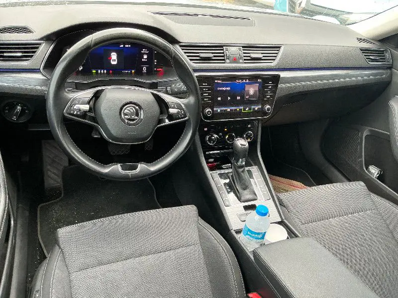 Skoda SuperB Premium 1.5 TSI ACT 150 PS DSG, fotoğraf 3
