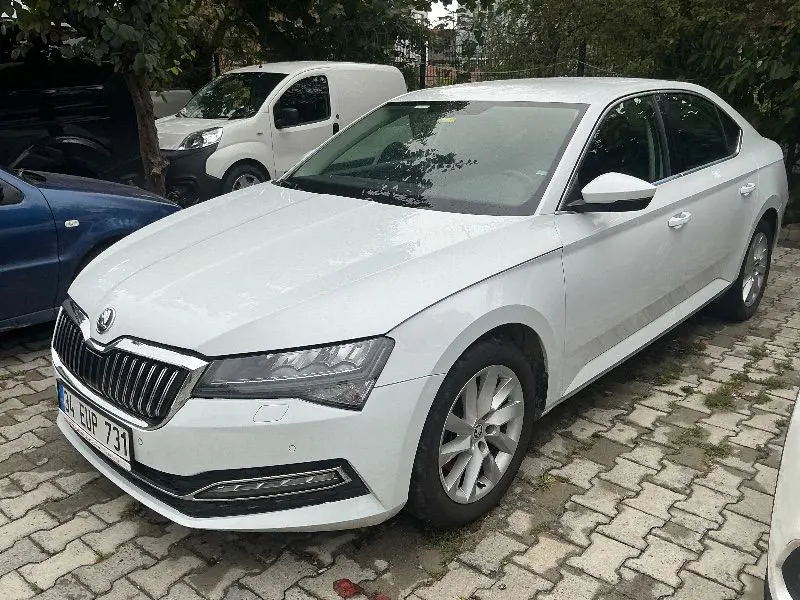 Skoda SuperB Premium 1.5 TSI ACT 150 PS DSG (digital Gösterge Panelli), fotoğraf 1