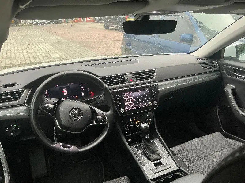 Skoda SuperB Premium 1.5 TSI ACT 150 PS DSG (digital Gösterge Panelli), fotoğraf 3