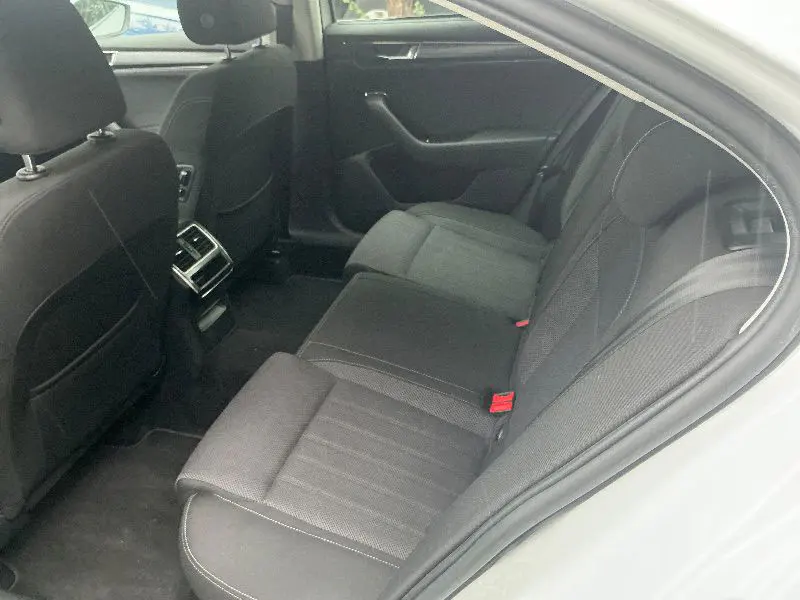 Skoda SuperB Premium 1.5 TSI ACT 150 PS DSG (digital Gösterge Panelli), fotoğraf 5