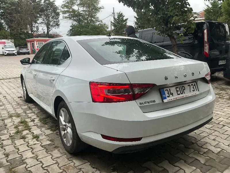 Skoda SuperB Premium 1.5 TSI ACT 150 PS DSG (digital Gösterge Panelli), fotoğraf 9