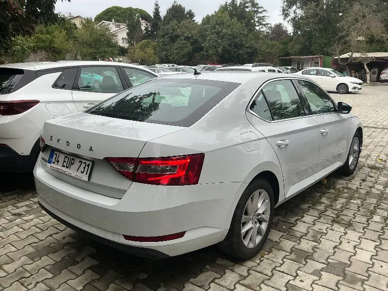 Skoda SuperB Premium 1.5 TSI ACT 150 PS DSG (digital Gösterge Panelli), fotoğraf 10